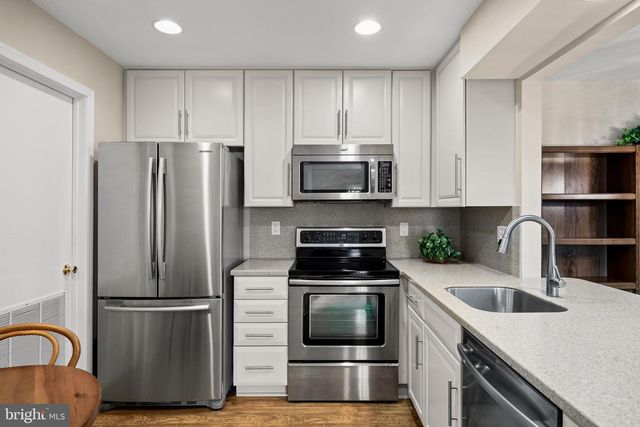 995B SCOTSWOOD COURT, Mount Laurel, NJ 08054