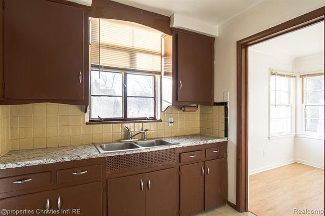 17902 Chester Street, Detroit, MI 48224