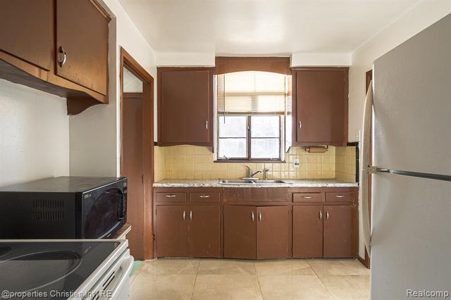 17902 Chester Street, Detroit, MI 48224