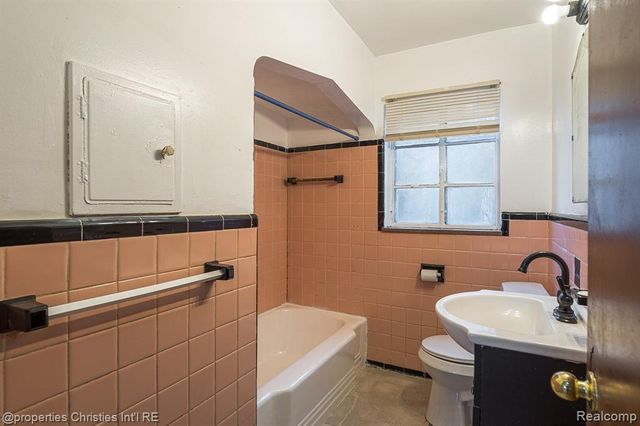 17902 Chester Street, Detroit, MI 48224
