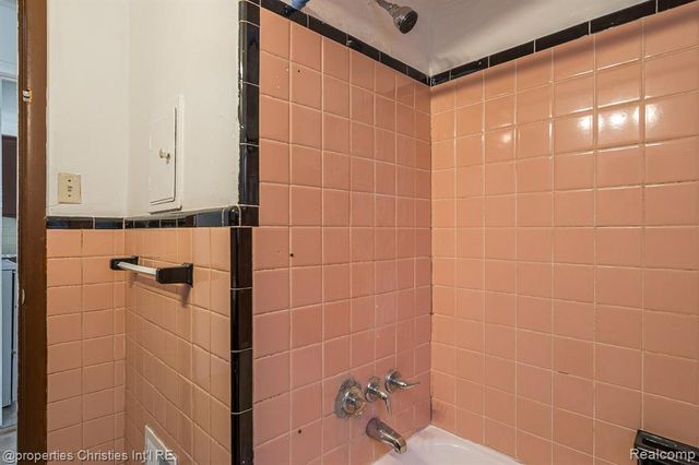 17902 Chester Street, Detroit, MI 48224