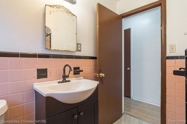 17902 Chester Street, Detroit, MI 48224