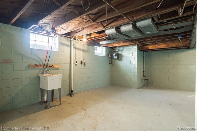 17902 Chester Street, Detroit, MI 48224
