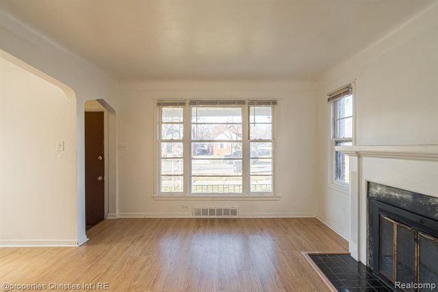 17902 Chester Street, Detroit, MI 48224