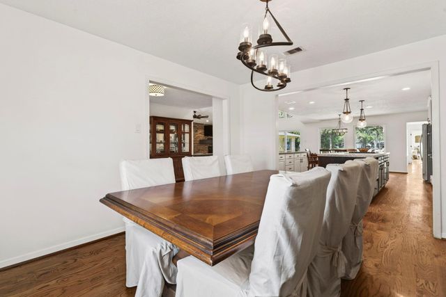 522 Oyster Creek Drive, Sugar Land, TX 77478