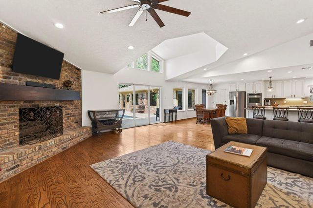 522 Oyster Creek Drive, Sugar Land, TX 77478