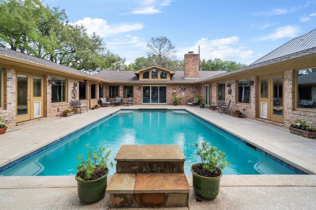 522 Oyster Creek Drive, Sugar Land, TX 77478