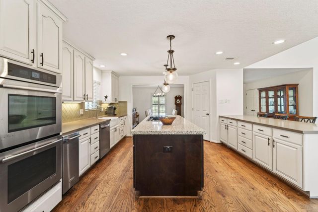 522 Oyster Creek Drive, Sugar Land, TX 77478