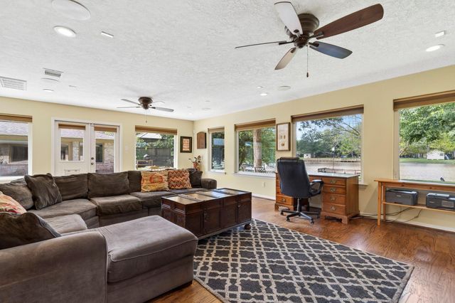 522 Oyster Creek Drive, Sugar Land, TX 77478