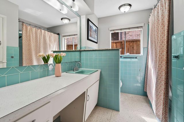 522 Oyster Creek Drive, Sugar Land, TX 77478