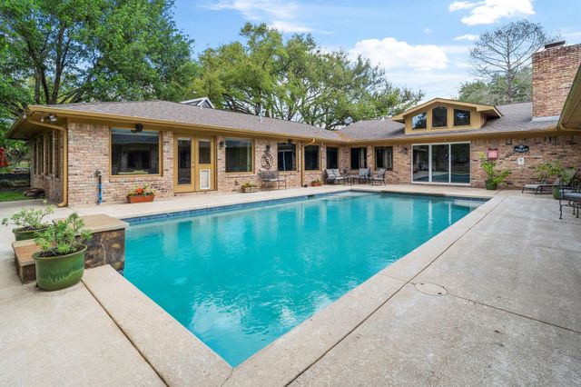 522 Oyster Creek Drive, Sugar Land, TX 77478