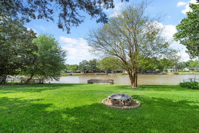 522 Oyster Creek Drive, Sugar Land, TX 77478