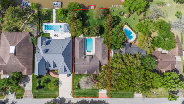 522 Oyster Creek Drive, Sugar Land, TX 77478