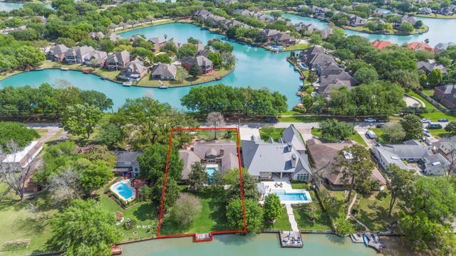 522 Oyster Creek Drive, Sugar Land, TX 77478