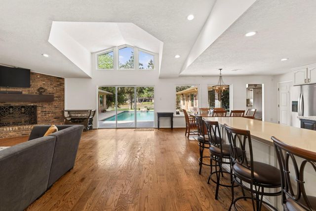 522 Oyster Creek Drive, Sugar Land, TX 77478