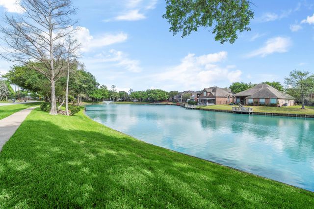 522 Oyster Creek Drive, Sugar Land, TX 77478