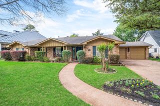 522 Oyster Creek Drive, Sugar Land, TX 77478