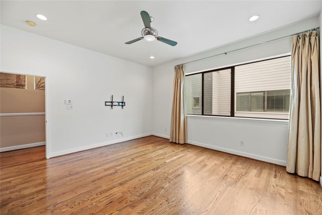5205 Rose Street B, Houston, TX 77007