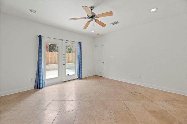 5205 Rose Street B, Houston, TX 77007