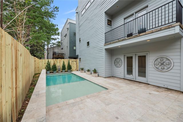 5205 Rose Street B, Houston, TX 77007