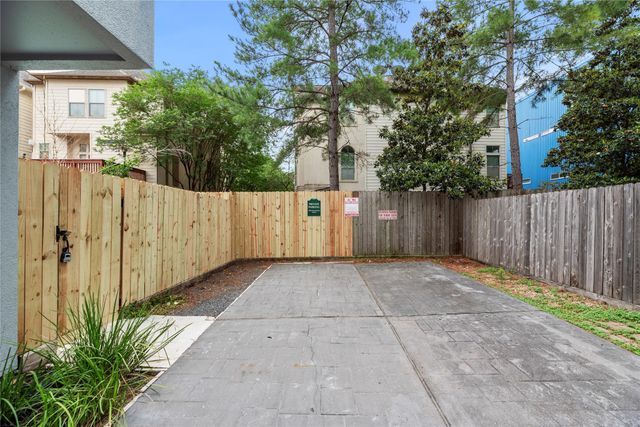 5205 Rose Street B, Houston, TX 77007