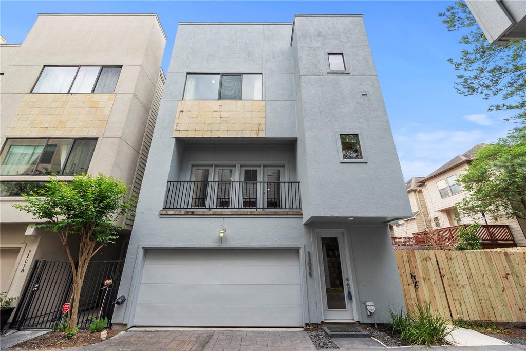 5205 Rose Street B, Houston, TX 77007