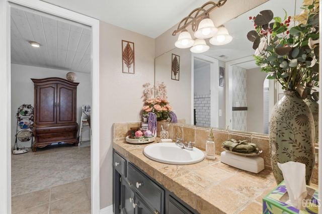 12008 Palm Avenue, Bakersfield, CA 93312