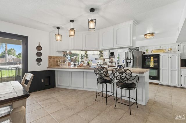 12008 Palm Avenue, Bakersfield, CA 93312