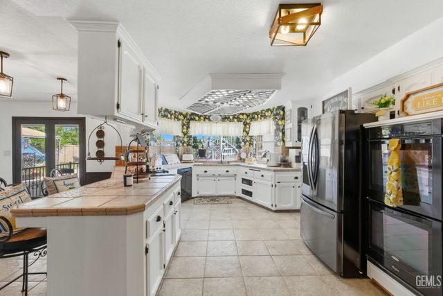 12008 Palm Avenue, Bakersfield, CA 93312