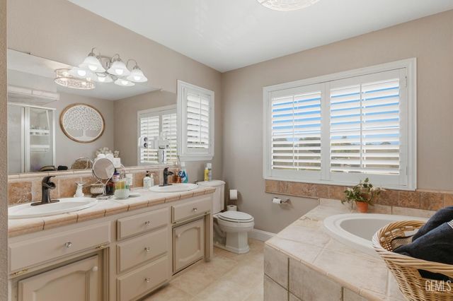 12008 Palm Avenue, Bakersfield, CA 93312