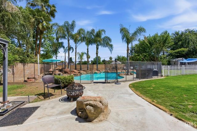 12008 Palm Avenue, Bakersfield, CA 93312