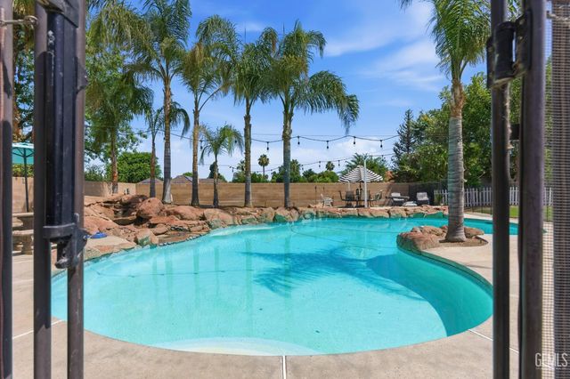 12008 Palm Avenue, Bakersfield, CA 93312