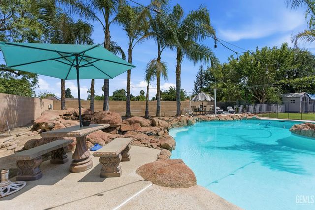 12008 Palm Avenue, Bakersfield, CA 93312