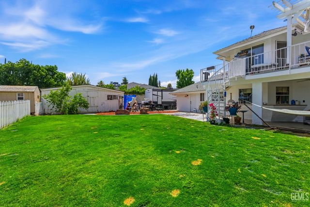 12008 Palm Avenue, Bakersfield, CA 93312