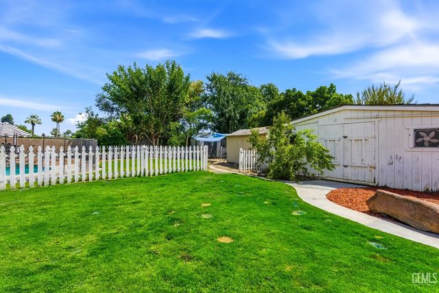 12008 Palm Avenue, Bakersfield, CA 93312
