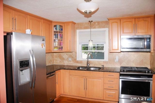109 White Street, Manchester, CT 06042