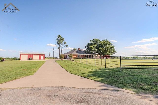 2 GILBERT ROAD, Burkburnett, TX 76354