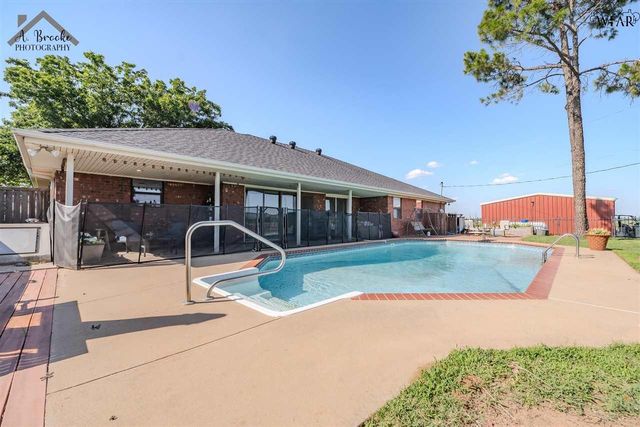 2 GILBERT ROAD, Burkburnett, TX 76354