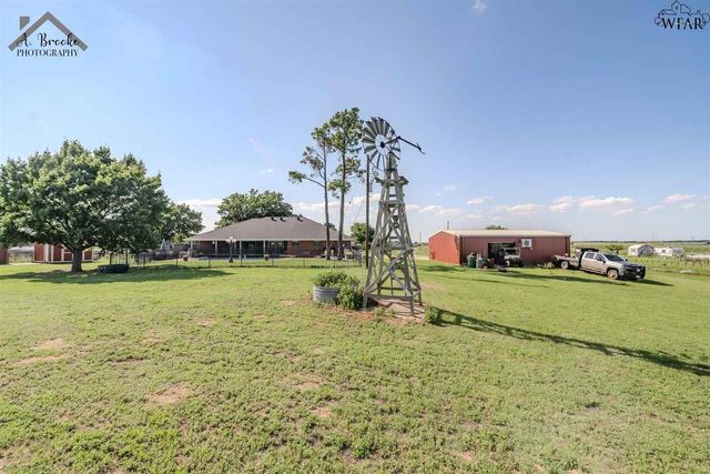 2 GILBERT ROAD, Burkburnett, TX 76354
