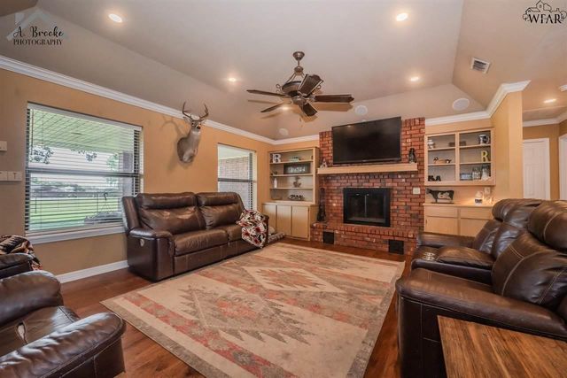 2 GILBERT ROAD, Burkburnett, TX 76354