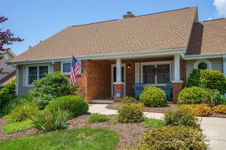 1016 Saddlebrook Drive, Hendersonville, NC 28739