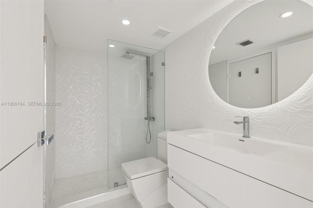 7601 E Treasure Dr 2305, North Bay Village, FL 33141