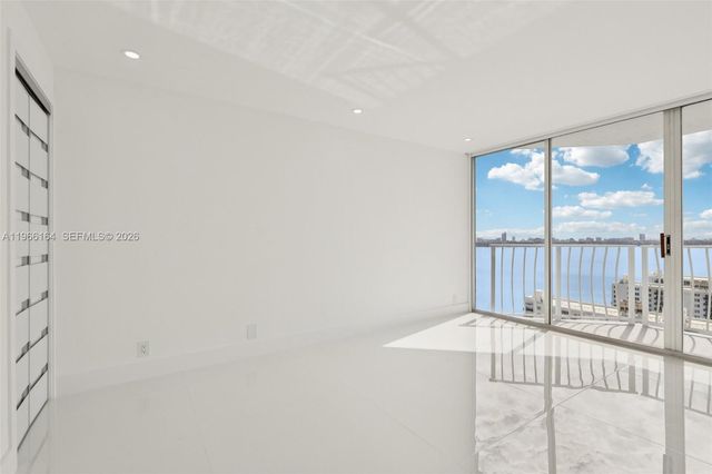 7601 E Treasure Dr 2305, North Bay Village, FL 33141