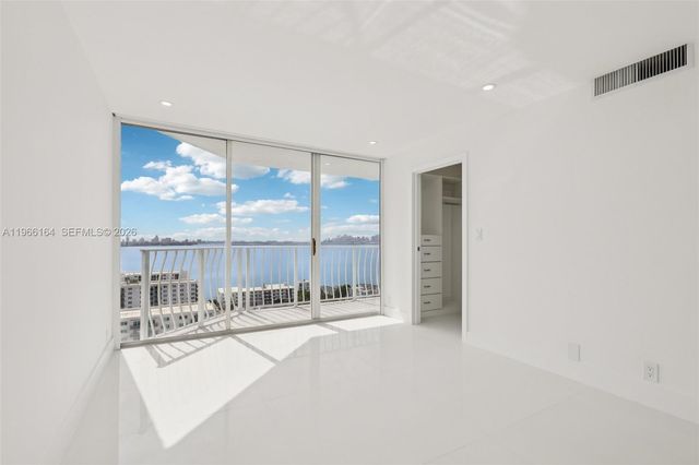 7601 E Treasure Dr 2305, North Bay Village, FL 33141