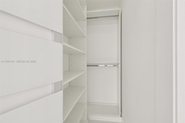 7601 E Treasure Dr 2305, North Bay Village, FL 33141