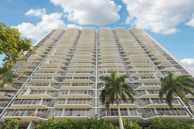 7601 E Treasure Dr 2305, North Bay Village, FL 33141