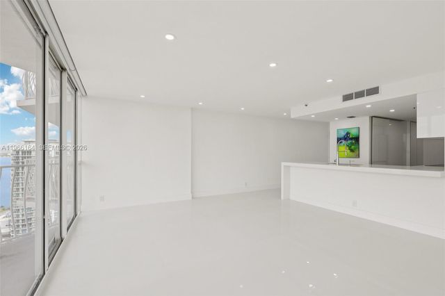 7601 E Treasure Dr 2305, North Bay Village, FL 33141