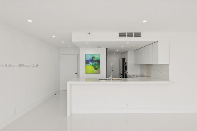 7601 E Treasure Dr 2305, North Bay Village, FL 33141