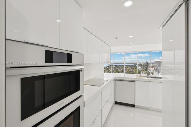 7601 E Treasure Dr 2305, North Bay Village, FL 33141