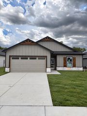 3621 E Bearsden St, Derby, KS 67037